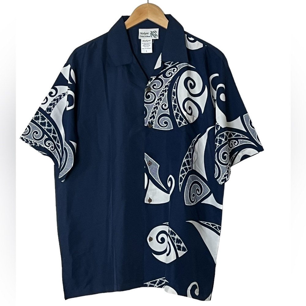 Makani | Blue patterned short sleeve button front Hawaiian shirt size la…